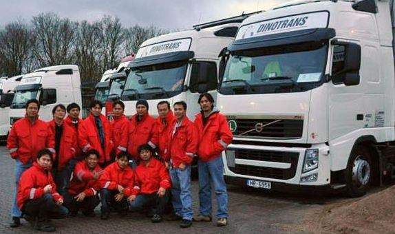 Dinotrans har ansat 100 filippinske chauffører, og 50 flere er på vej ud på tyske, danske, norske og svenske veje. Her er de første af chaufførerne fra billede på Facebook.