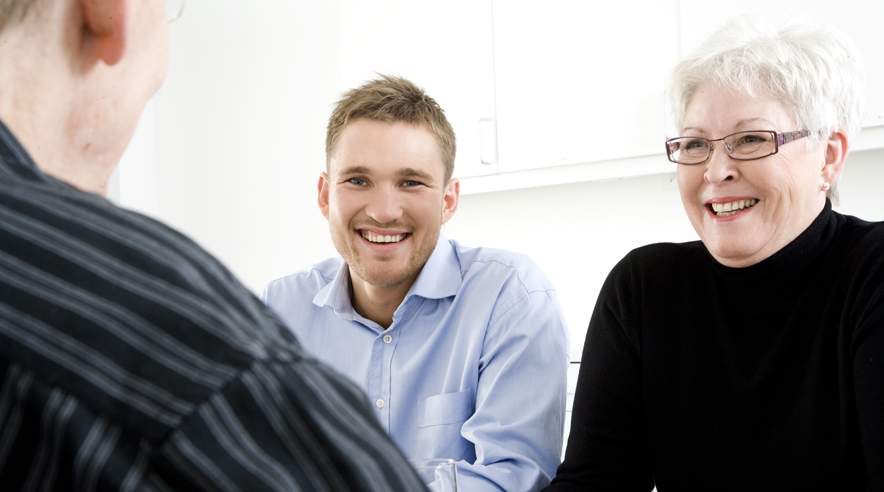 Pauserne giver mere overskud til arbejdet og styrker det sociale samvær på jobbet. (Foto: Colourbox)