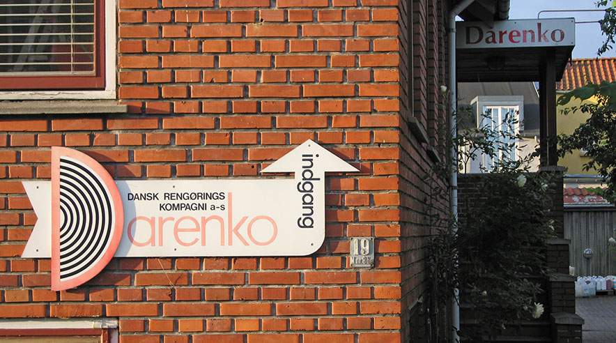 Darenko driver rengøringsvirksomhed fra Floras Allé 19 i Vanløse i den vestlige del af Københavns Kommune.