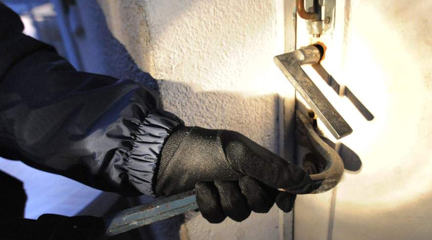 Juleaften vil over 400 husstande få besøg af tyve. (Foto: Colourbox)