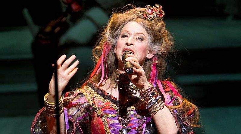 100 året for kvinders kommunale valgret bliver fejret med pomp og pragt søndag i hovedstaden. 3F er med på paradevognen - med Anne Marie Helger i front.