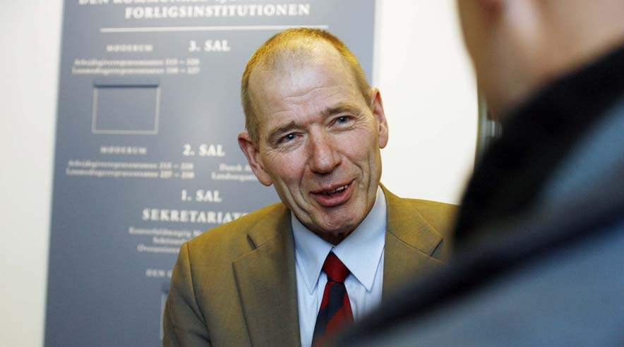 Mæglingsskitsen var klar lidt i fire onsdag morgen, efter at forligsmand Asbjørn Jensen havde indkaldte LO og DA til nattemøde. (Arkivfoto)