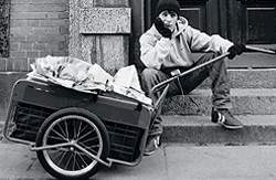 Unge fritidsjobbere glemmer alt for ofte at få en gyldig ansættelseskontrakt, når de begynder at arbejde. (Kennet Havgaard (arkiv))