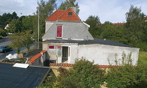 Tre litauere har i ugevis for en privat entreprenør renove-ret dette hus, hvor SiD Lyngby tidligere havde lokaler.