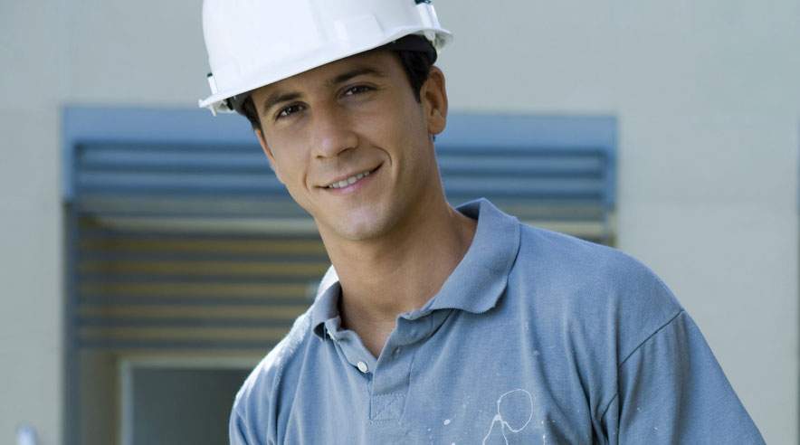 Hvis du vil hjælpe en fyret kollega, så hold kontakten og tal sammen. (Foto: Colourbox)