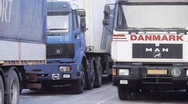 40 kroner eller mindre i timen til chauffører fra vikarbureauer fra Estland og Polen. Det er nu en forbudt fidus i danske lastbiler.   (Foto: arkivfoto.)