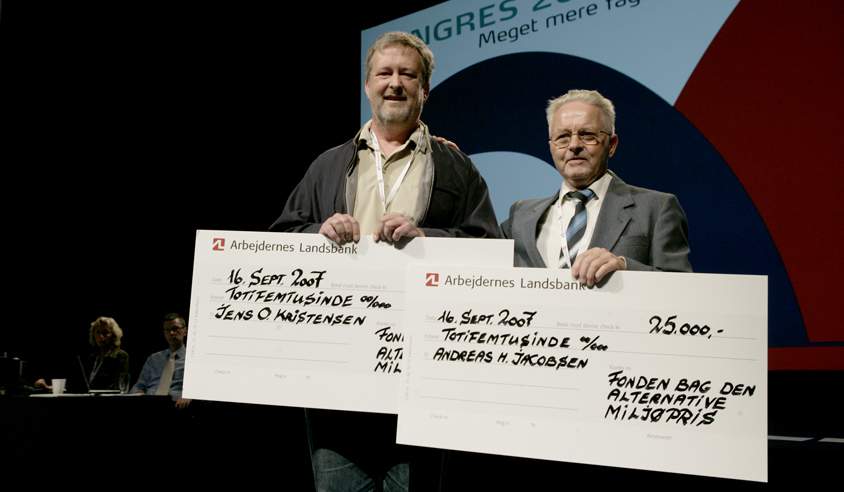 I 2007 modtog Jens Ole Skov Kristensen (tv.) og Andreas Heinrich Jacobsen priser og mange lovord om deres indsats i arbejdsmiljøets tjeneste. (Foto: Søren Zeuth)