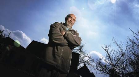 Efter 18 år som buschauffør i København blev Per Erik Hansen overfaldet på arbejde. Frygten for igen at møde volden tvang ham til at flytte. Men seks år efter har mareridtet endnu ikke sluppet sit tag i ham. I Fagbladet tidligere på året fortalte han om sine uhyggelige oplevelser.