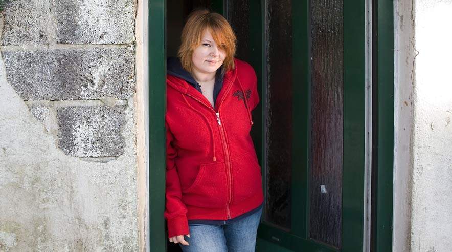 19-årige Henriette Debel har fået frataget sin kontanthjælp, efter hun har fået en godtgørelse for sexchikane. (Foto: Poul Anker Nielsen )