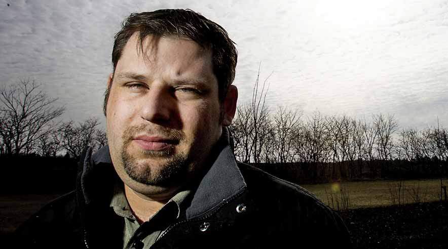 - Jeg har altid følt, at kommunen også var der for mig, så selvfølgelig troede jeg, at de havde ret til de penge. Jeg drømte ikke om, at jeg som borger skulle tjekke dem, der burde have forstand på lovgivningen, siger Tommy Kristensen. (Foto: Lene Esthave)