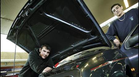 16 procent dropper ud af en ungdomsuddannelse. En rapport fra Solcialforskningsinstituttet anbefaler mindre boglighed, men det løser ikke problemet, for virksomhederne ønsker ikke bogligt svage elever, mener 3F.