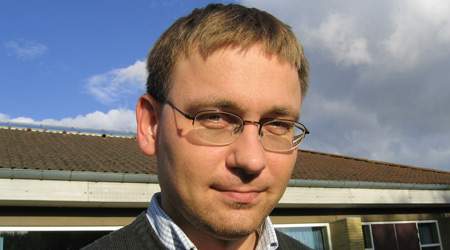 - Vi behøver hjælp fra fagforeningerne i de vesteuropæiske lande for at undgå, at vore chauffører ender uden sociale forsikringer, ikke får deres løn og ikke arbejder til en meget lavere løn. Det skaber social dumping, siger Peep Peterson, der er formand for transportarbejderne i Estland. (Foto. Morten Hansen)