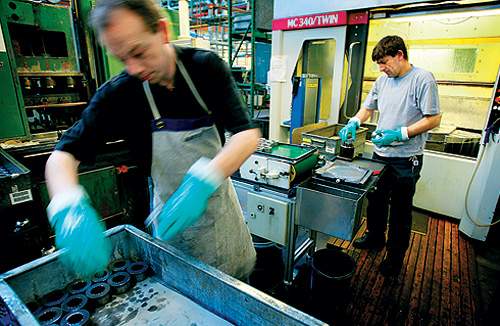 SF ønsker, at man belønner de virksomheder, som sender medarbejderne på kursus under arbejdsfordeling i stedet for bare at sende dem hjem.
 (Arkivfoto)