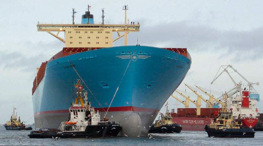Rederiet A.P. Møller Mærsk vil sikre de skibe, der er i fare for piratoverfald. Og det sker ved at vælge den lange vej syd om Afrika i stedet for genvejen gennem Suez-kanalen. (Foto: Søren Andersen.)