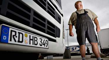 Chauffører fra Tyskland og Østeuropa erobrer de danske landeveje. Mange flere tyske og polske lastbiler end danske kører til og fra Danmark.  (FOTO: Niels Aage Skovbo)