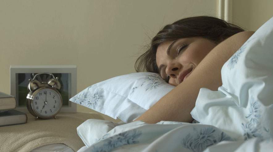 Når vækkeuret ringer kan det være svært at komme op om morgenen - især i de mørke vintermorgener.  (Foto: Colourbox)