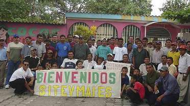 Arbejdere i El Salvadors internationale lufthavn vandt i sidste uge en sejr i kampen for faglige rettigheder. Billedet er fra maj 2006, da fagforeningen blev dannet. (Arkivfoto)