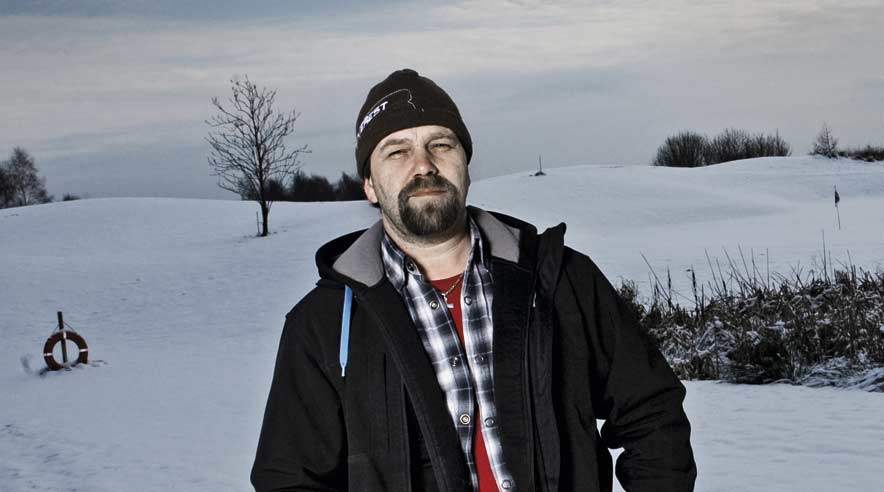 - Jeg er rigtig ked af, at jeg har mistet jobbet og gode kolleger, siger greenkeeper Henrik Korshavn, der stadig er sygemeldt. (Foto: Gitte Sofie Hansen)