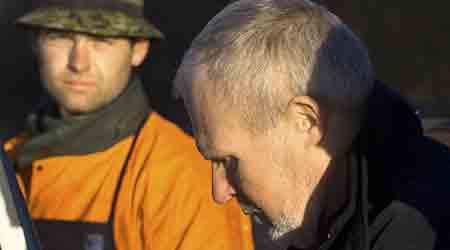 Johnni Lodahl Ruby (tv.) fra Thy Brænde og Skovservice i samtale med faglig sekretær Torben Jensen, 3F Aalborg.