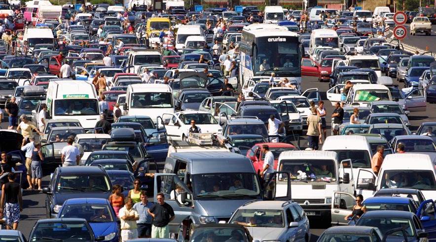 De næste to uger holder næsten hver anden dansker ferie. Det kan give kø på motorvejene. (Foto: Colourbox)