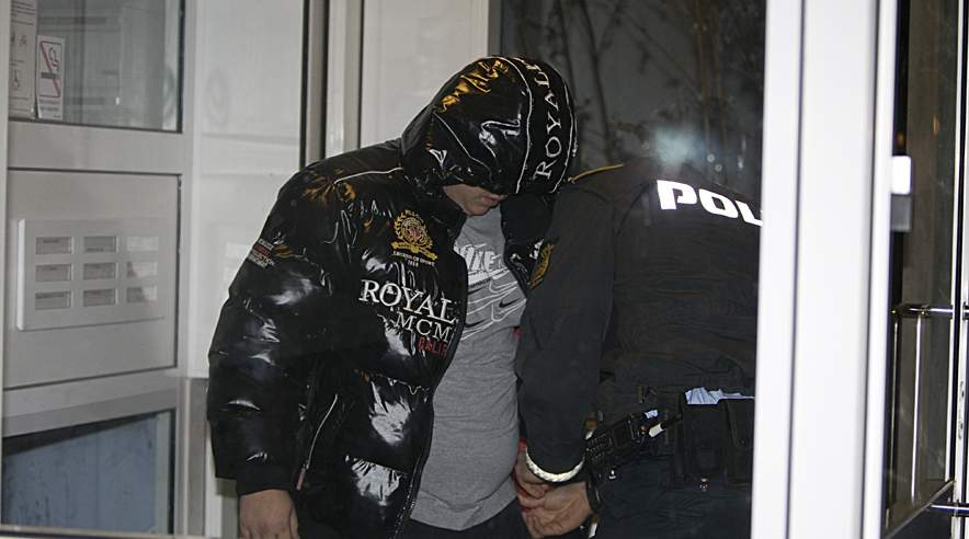 Syv personer er for tiden sigtet i tre sager om menneskehandel. Billedet er fra januar i år, hvor politiet anholdt fire af de syv formodede bagmænd i sagerne. (Arkivfoto: Harry Nielsen)