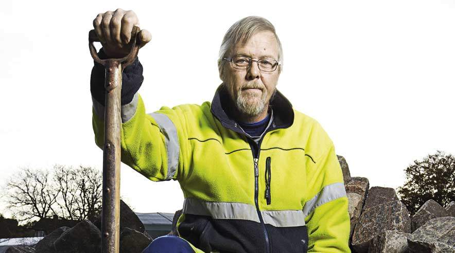 - Jeg skal ikke dyrke fitness, når jeg ikke er blevet udredet af lægerne. Hvor mange mennesker er i det hele taget i et fitnesscenter fem timer ad gangen, spørger Tommy Riemer, som er blevet sendt i aktivering, selv om han allerede har et fast arbejde.  (Foto: Ricky Molloy)