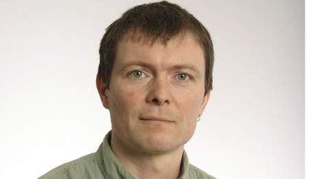 Jacob Scavenius er 39 år og har orlov fra posten som næstformand i Murersvendenes Fagforening i København - en post han har bestridt siden 1998. Hele hans faglige virke har, siger han selv, været koncentreret omkring opsøgende arbejde