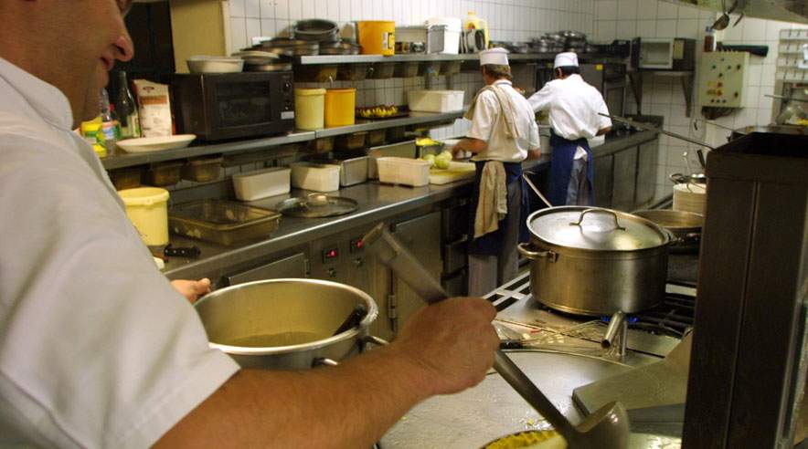 Hotel- og restaurationsbranchen topper statistikken over lønudviklingen i andet kvartal af 2008.  ((Arkivfoto: Colourbox))
