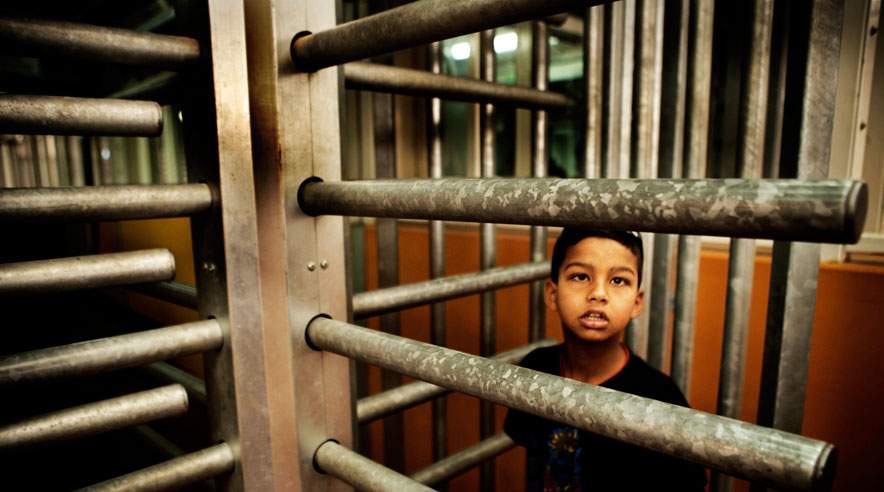 Israelske checpoints er hverdag for børn og voksne på Vestbredden. (Foto: Søren Zeuth.)