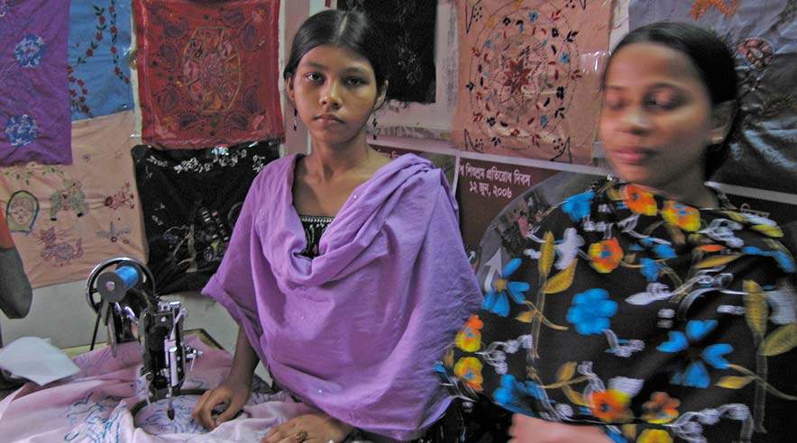Fagforeninger er blevet forbudt i Bangladesh. Fagligt aktive tekstilarbejdere og deres støtter  udsættes for systematisk forfølgelse. (Foto: Lotte La Cour)