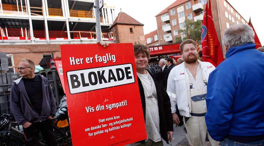 Selvom der muligvis er en løsning på vej i den faglige kamp om overenskomstdækning af arbejdskraften på ”Mønten”, fortsætter konflikten, indtil forholdene er i orden.  (Foto: Harry Nielsen.)