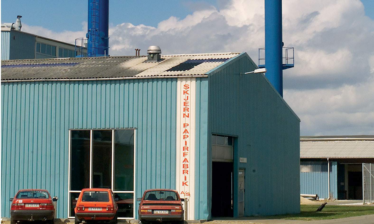 Skjern Papirfabrik forudser fyring af 75 medarbejdere, hvis den skal betale 15 procent mere i afgift på brændsel og fem procent mere i el-afgift, som regeringen har lagt op til. (Arkivfoto.)