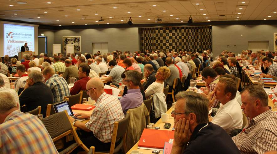 - Vores genopretningsplan er klar: Vælt regeringen, lyder opfordringen fra tillidsrepræsentanterne på årets industrilandsmøde.  (Arkivfoto: Hanne Loop.)