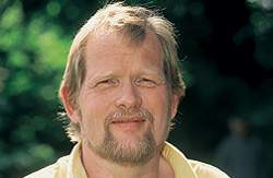 - Det ville spare meget tid, hvis Udlændingestyrelsen ville oplyse, hvorvidt en arbejdsgiver har tilladelse til at beskæftige udlændinge, siger formand for SiD Silkeborg Christian Juhl.