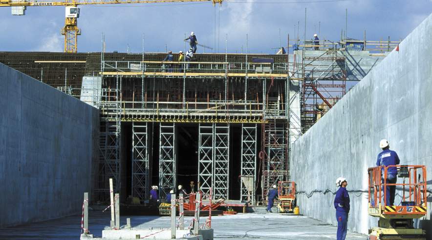 18 kilometer tunnel skal sænkes ned på bunden af Femern Bæltet. Alene fabrikken, der skal støbe de 79 betonelementer, vil give job til 2.000 arbejdere.  (Foto: Femern A/S)