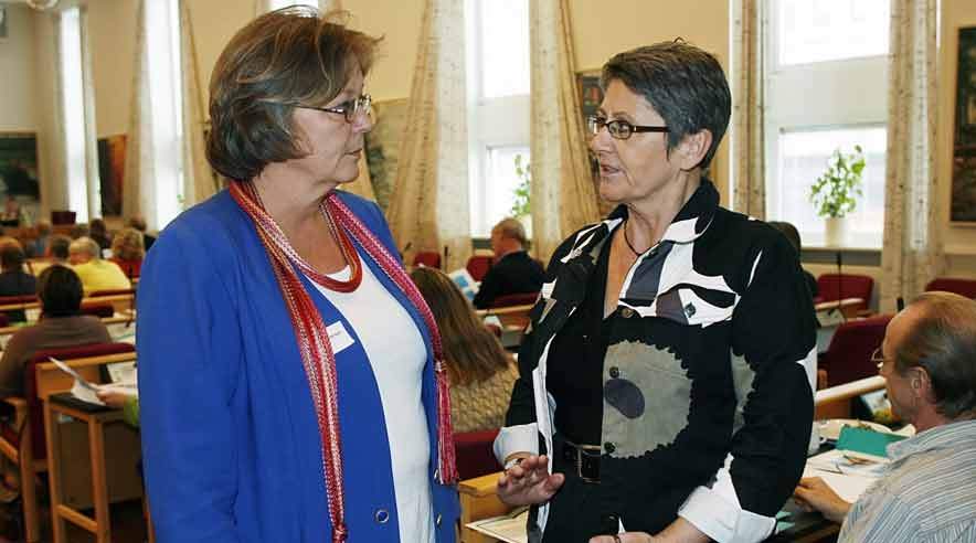 3F-medarbejderkonsulent Eva Christensen fra Danfoss (tv.) og metal-tillidsrepræsentant Annette Brejnholt fra TDC ønsker langt mere fokus på sammenhæng mellem arbejdsliv og familieliv. (Foto: Harry Nielsen)