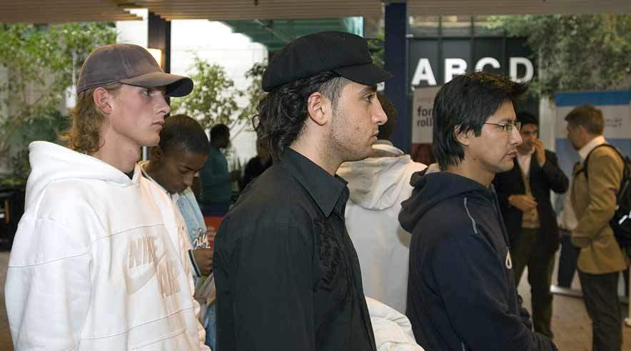 CityMail holdt i går jobmesse i Københavns Nordvest-kvarter. Den var målrettet mod unge med indvandrerbaggrund og blandt andet arrangeret i samarbejde med Foreningen af Nydanskere og Demokratiske Muslimer. (Foto: Per Daugaard)