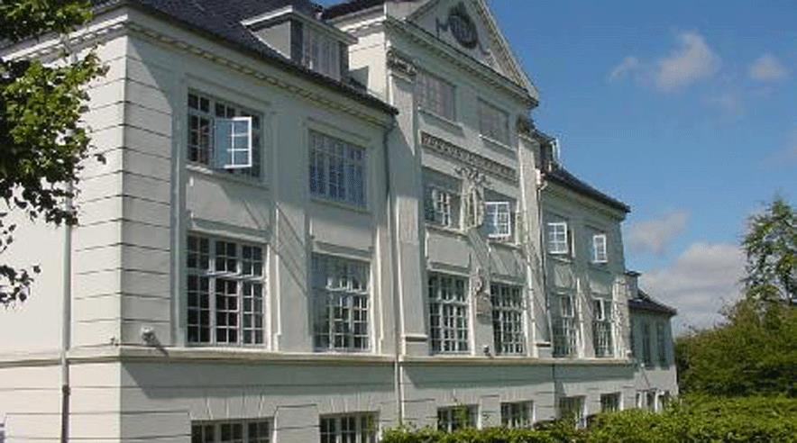 Det var usselt og uværdigt &#8211; mindende om slaveri. Sådan betegner lederen af Høsterkøb Skole, Kirsten Frølich Brønd, forholdene for de arbejdere, der har gjort rent på skolen i Rudersdal Kommune. (Arkivfoto)
