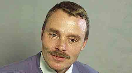 - Der er noget arbejde, der er dårligere end at gå på dagpenge, og så har vi i mine øjne fået borgerløn ind ad bagdøren, siger Per Vesterholm, formand for RSBA (Rengøringsselskabernes Branche- og Arbejdsgiverforening