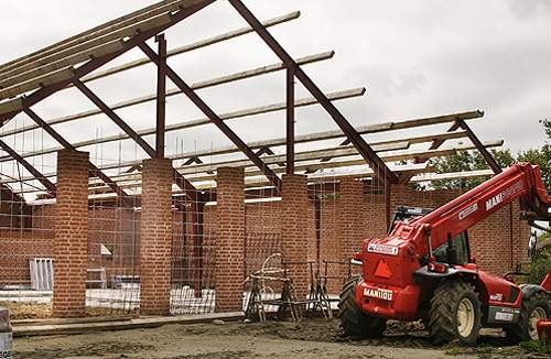 S og SF ønsker blandt andet, at der stilles krav om, at udenlandske lønmodtagere skal have ansættelsesbevis fra allerførste ansættelsesdag - et krav som formentlig også skal omfatte danske lønmodtagere.
