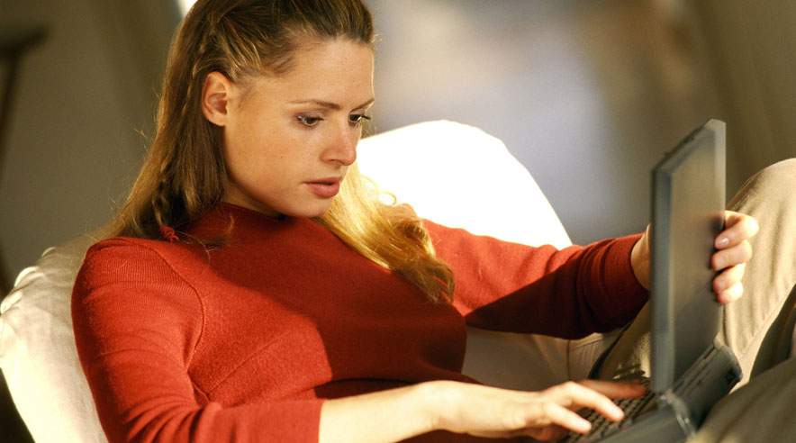 Det er nemt og bekvemt at tjekke, om de forsikringer du har er billige og dækker dine behov. Prøv hjemmesiden Forsikringsguiden. (Foto: Colourbox)