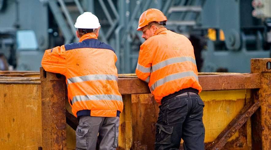 I jagten på et nyt job gælder det om at være åben over for alle muligheder og bruge sit netværk. (Foto: Colourbox)