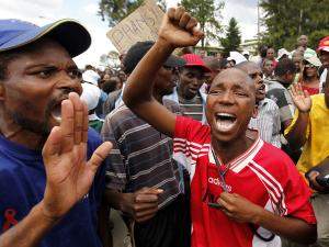 Politi og militær gjorde alt for at undgå protester mod den enevældige Kong Mswati i april i år, men kunne ikke forhindre folk i at gå på gaden.