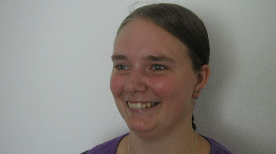 Bitten Frederiksen fik 35 kroner i timen, da hun i 2006 var ansat på Tanholt Rideskole. Nu har retten i Kolding fordoblet hendes løn. (Privatfoto)