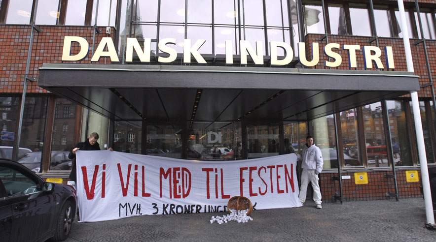 I sidste uge markerede 3F Ungdom med et stort banner og fremmøde foran Industriens Hus, at unge og lærlinge vil med til festen. Nu roser  3F Ungdom bønderne.