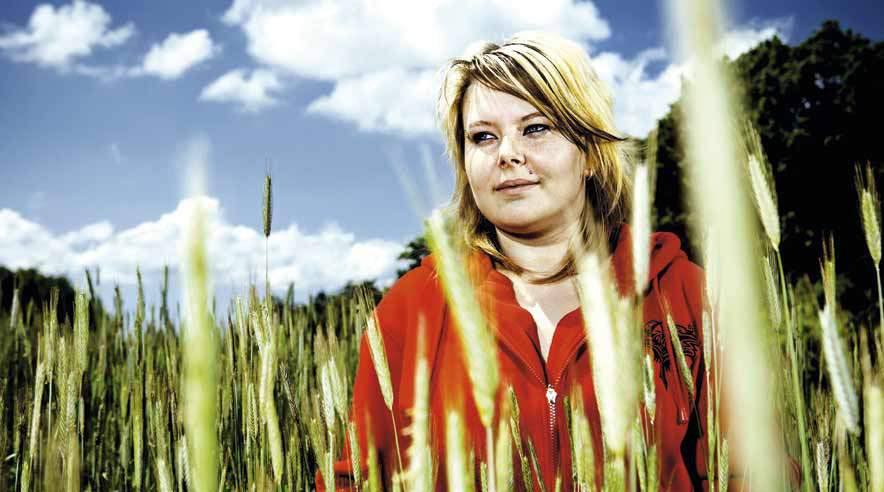 - Det var klamt og ulækkert, husker den nu 18-årige Henriette Debel om de ydmygende oplevelser som elev hos landmand på Esbjerg-egnen. (Foto: Robert Attermann)