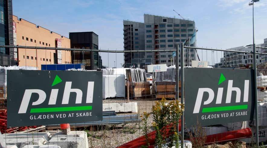 Entreprenørkoncernen Pihl  får alvorlige ridser i lakken, når  koncernens underentreprenører bliver afsløret i at snyde sine ansatte og dermed indirekte også danske bygningsarbejdere. Foto: Harry Nielsen.