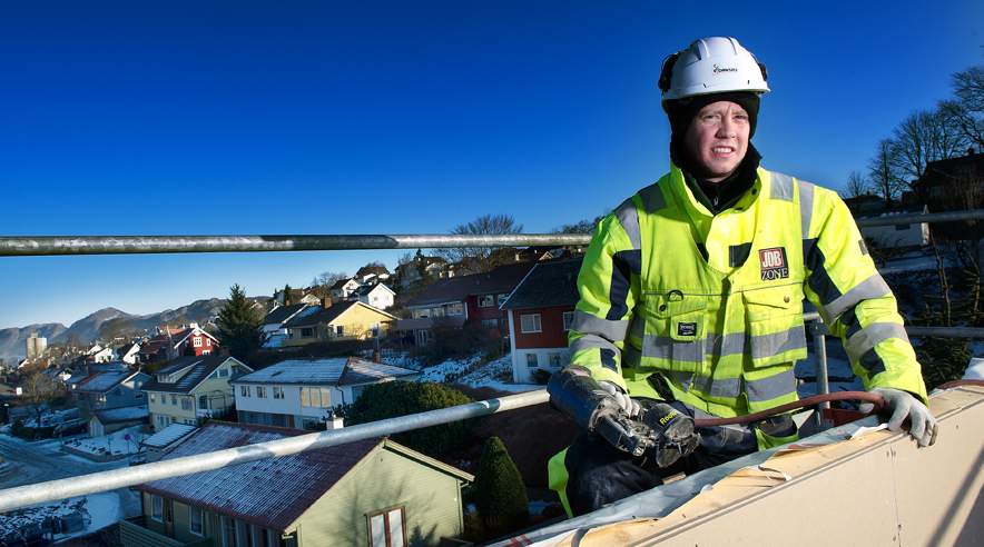 En af de danskere, der allerede arbejder i Norge, er tømrer Kim Ørskov. (Foto: Joachim Rode)