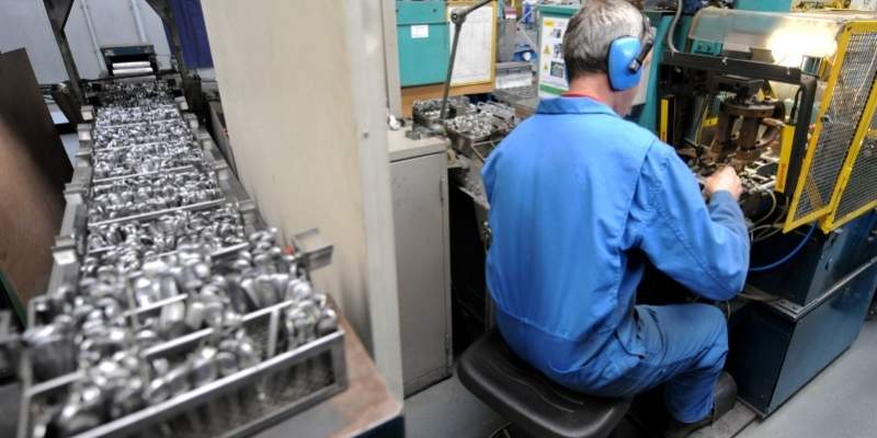 600 millioner kroner. Det er beløbet, som regeringen har sat af til at uddanne de mange ufaglærte.  (Foto: Colourbox)