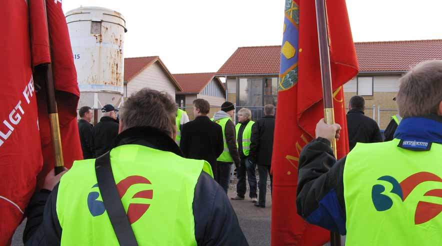 Især de mange ledige bygningsarbejdere vil blive ramt af regeringens og Dansk Folkepartis aftale om at halvere dagpengene. ((Arkivfoto))